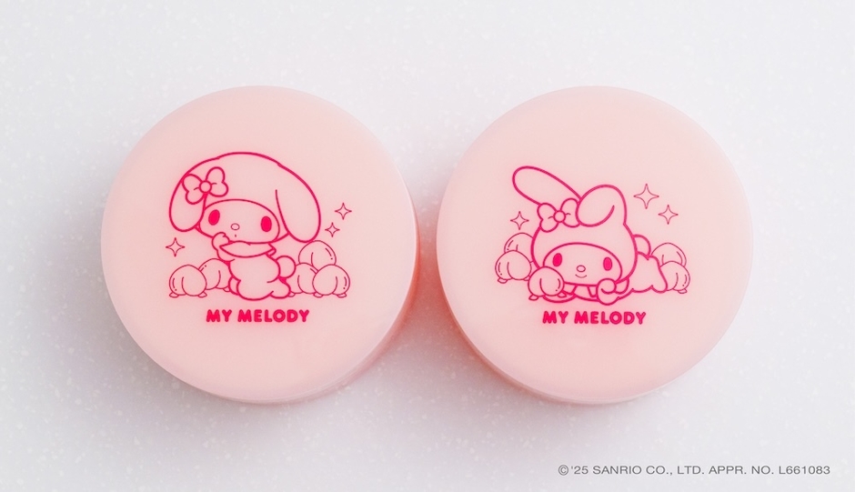 写真左：両耳がたれてるマイメロディ　写真右：片耳がたれてるマイメロディ