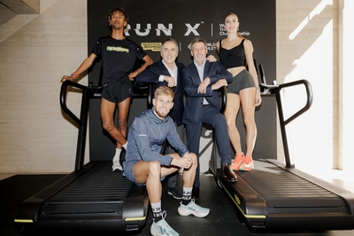 (後列左から)2022年欧州陸上選手権10,000m金メダリスト イエマネベラン・クリッパ選手(伊)、Technogym創業者兼CEO ネリオ・アレッサンドリ、世界陸連 セバスチャン・コー会長、2022年欧州クロスカントリー選手権混合リレー金メダリスト ガイア・サバティーニ選手(伊) (前列)2025年世界陸上選手権男子10,000m金メダリスト ジミー・グレシエ選手(仏)