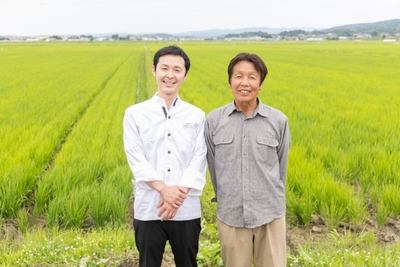 田里津庵料理長の小山と忠義さん