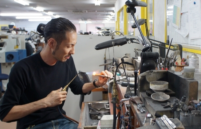 製造部宝飾課 有田暁