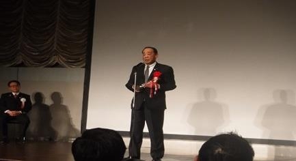 株式会社アーマリン近大 逵浩康社長 受賞時の様子