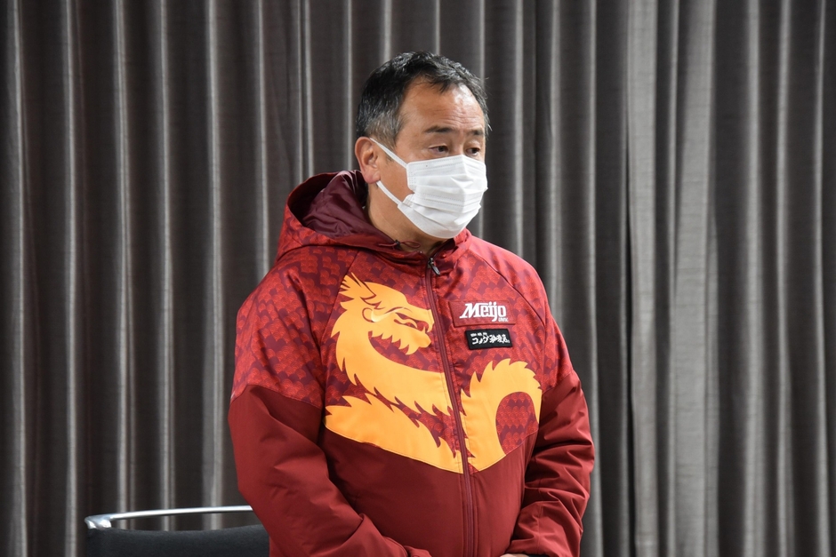 チーム状況を紹介する米田監督