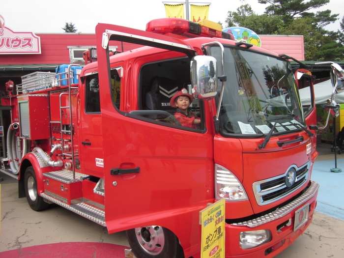 運転席に座って乗車体験