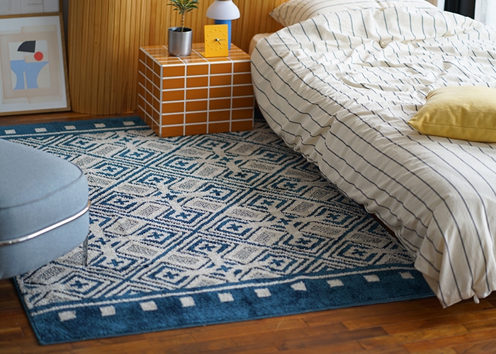 北欧柄の日本製クロスメイズラグ