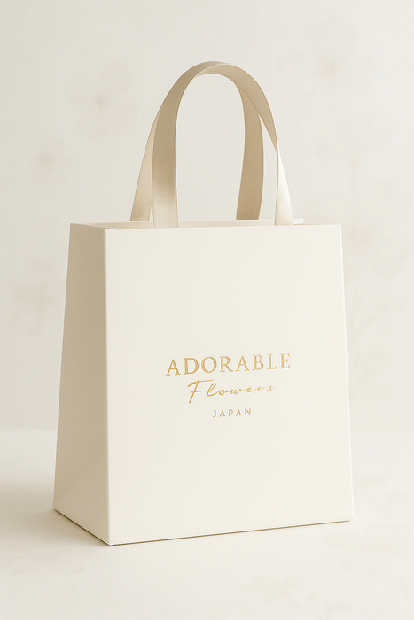 ギフトにお送りいただくために、オリジナルでご用意したショッパー。8月中旬入荷予定。