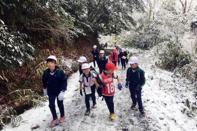 昨年度の耐寒生駒登山の様子