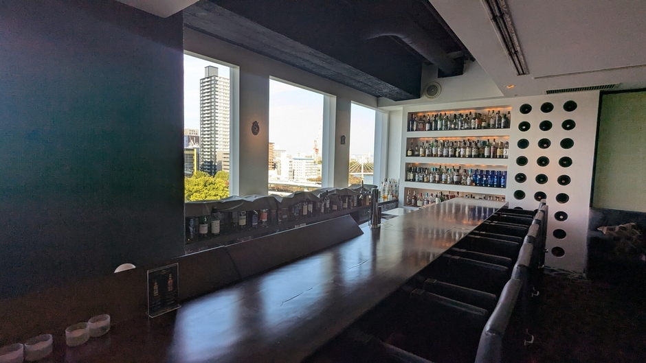 メインバー川面　は大川を眺めながら大人の空間