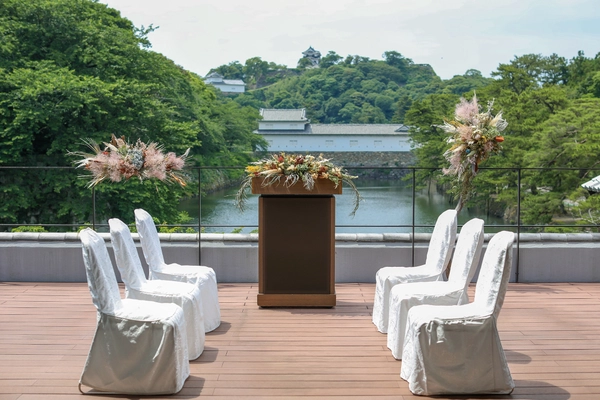 国宝彦根城天守閣を一望するテラスで結婚式　 「Castle Wedding」のモニター様募集　 ～歴史とともにハレの日のお祝いを　 少人数・リーズナブルな結婚式～
