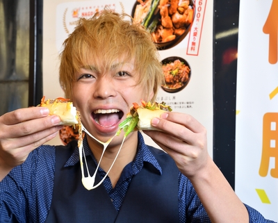 チーズが伸びるドッグ 代表岩月