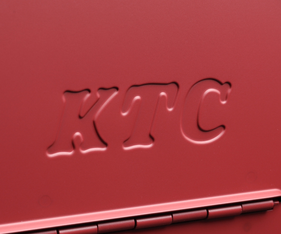 <ミリタリーレッド>