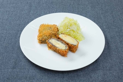 こんにゃくの味噌チーズカツ