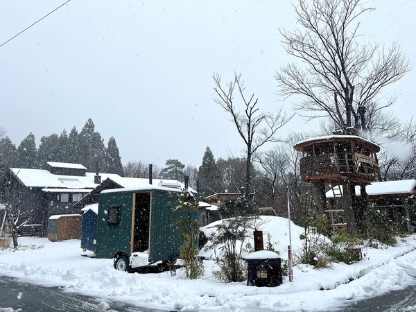 雪に覆われた「志我の里」