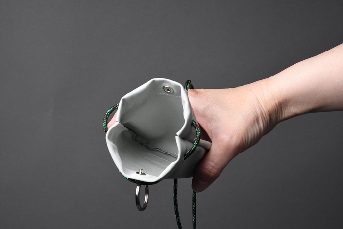 ネック キンチャク サングラスホルダー サンドグレー 内側