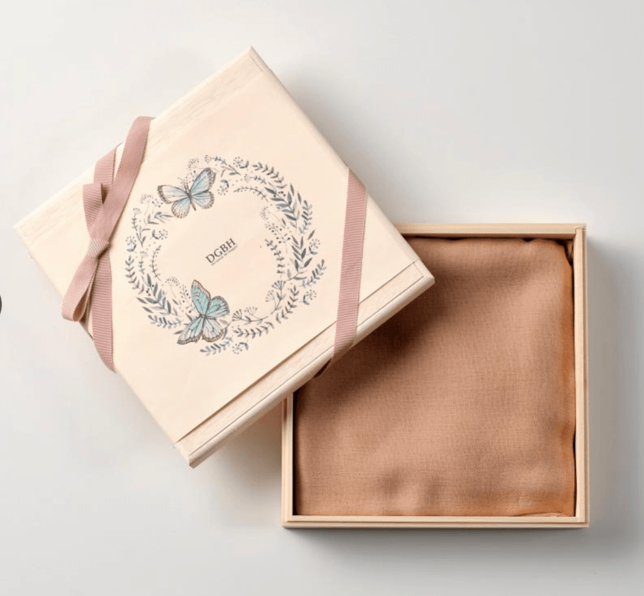 北海道材トドマツ　ギフトボックス(正方形)