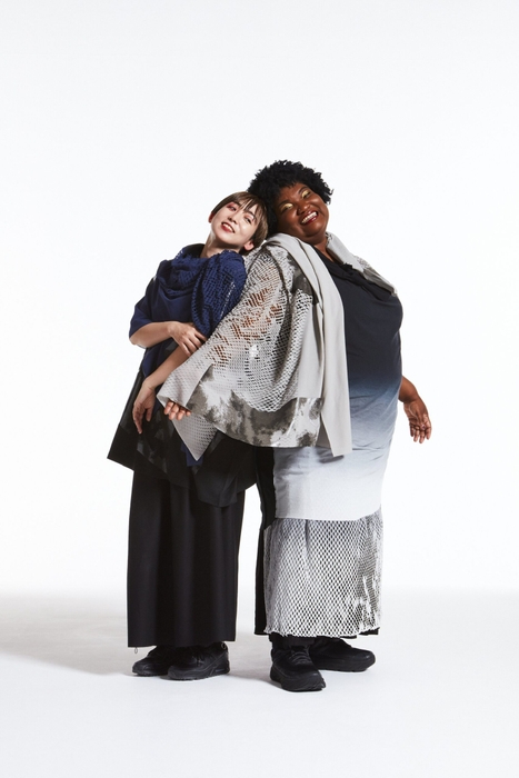 ミハイルギニスアオヤマ着るアートストール［プレインコーニスストール］登録意匠