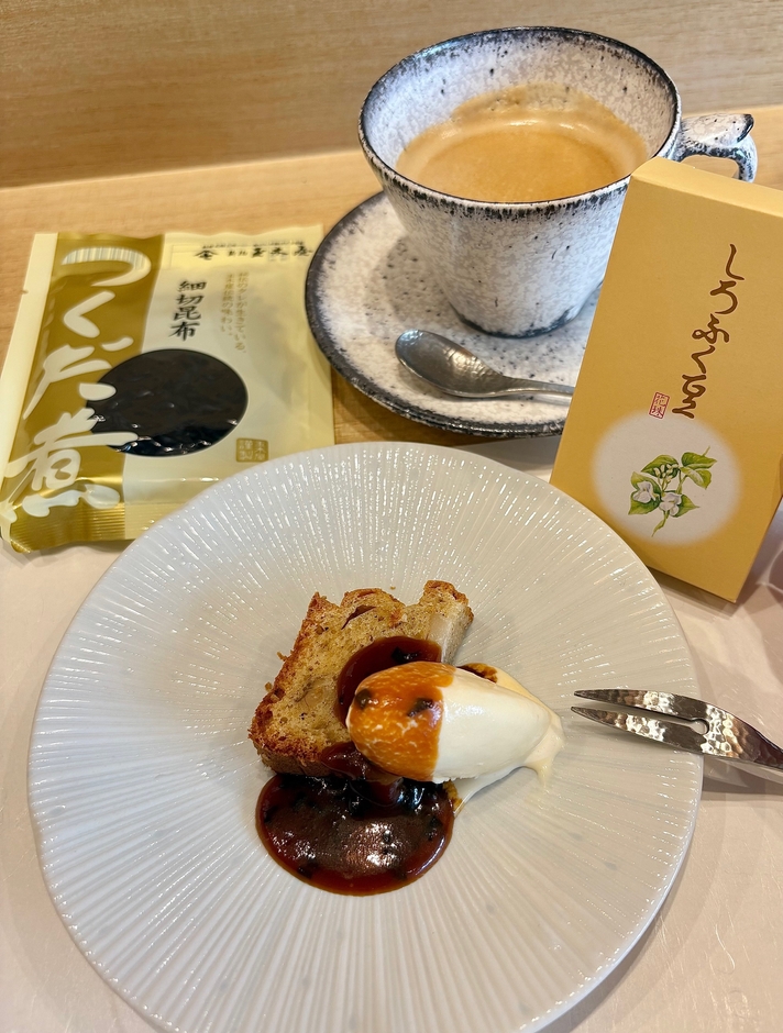 「豆のパウンドと昆布キャラメルソース」