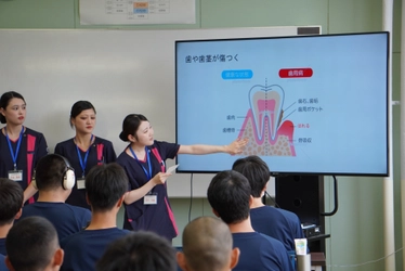 日本体育大学医療専門学校 歯科衛生コースの学生、 北海道・日本体育大学附属高等支援学校にて歯磨き実習を実施