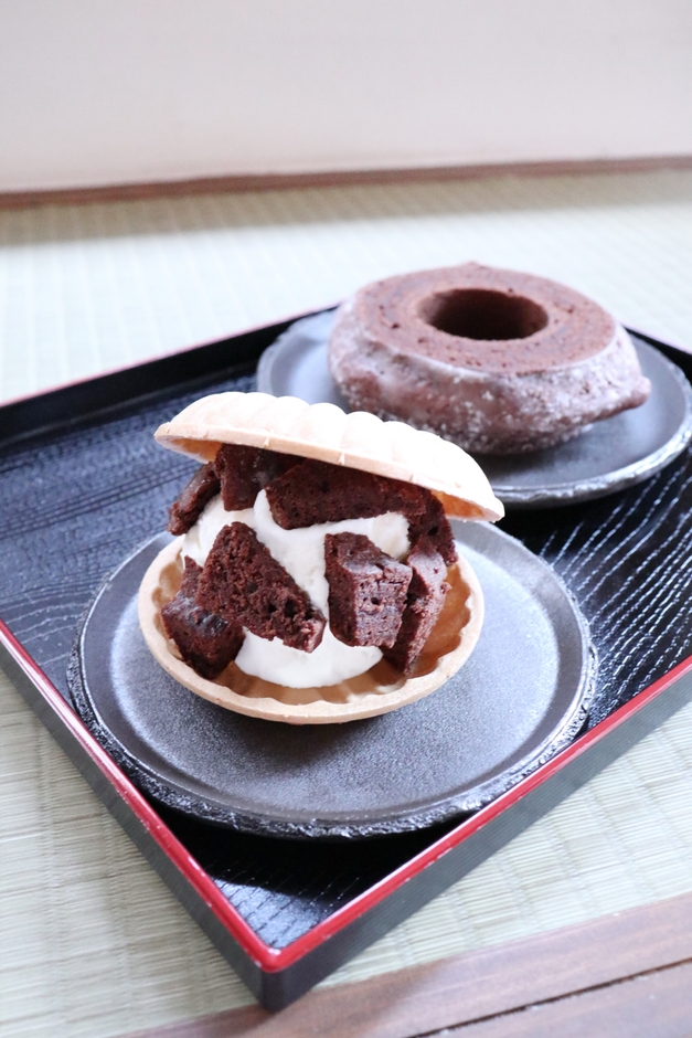 【もなかぱふぇブラウニー　700円（税込）】