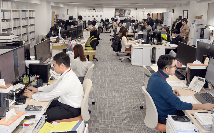 ストラーダグループ　オフィスの様子