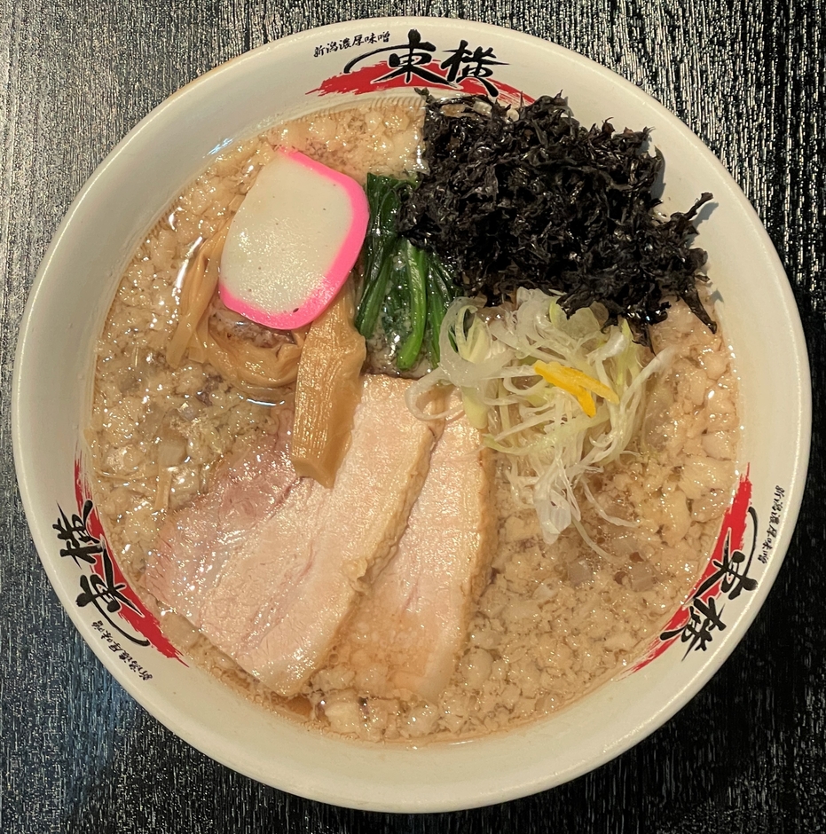 【元祖新潟濃厚味噌 東横】新潟拉麺協同組合監修　燕背脂醤油ラーメン