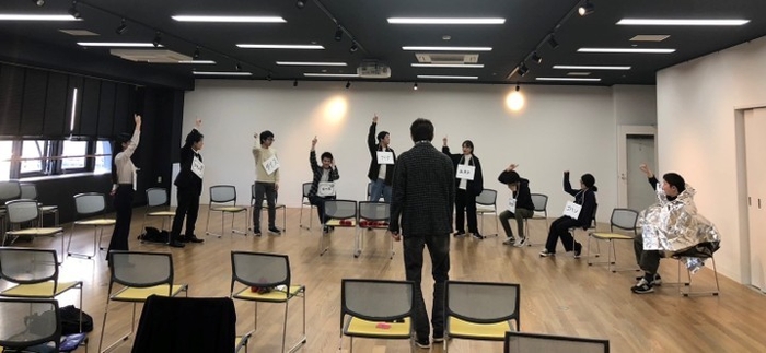 公演に向けて練習を行う様子