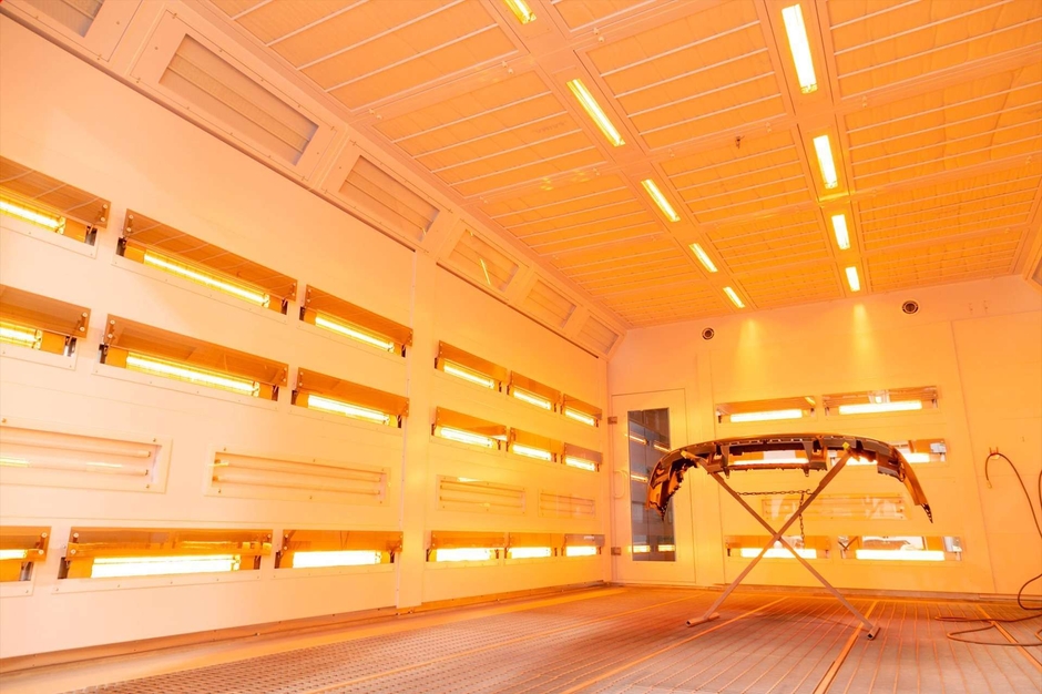 塗装ブース内部