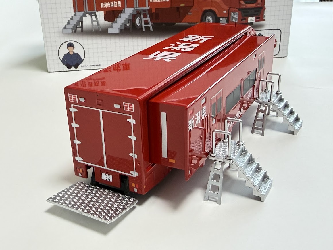 リアゲートも開閉できます(扉は開閉しません)