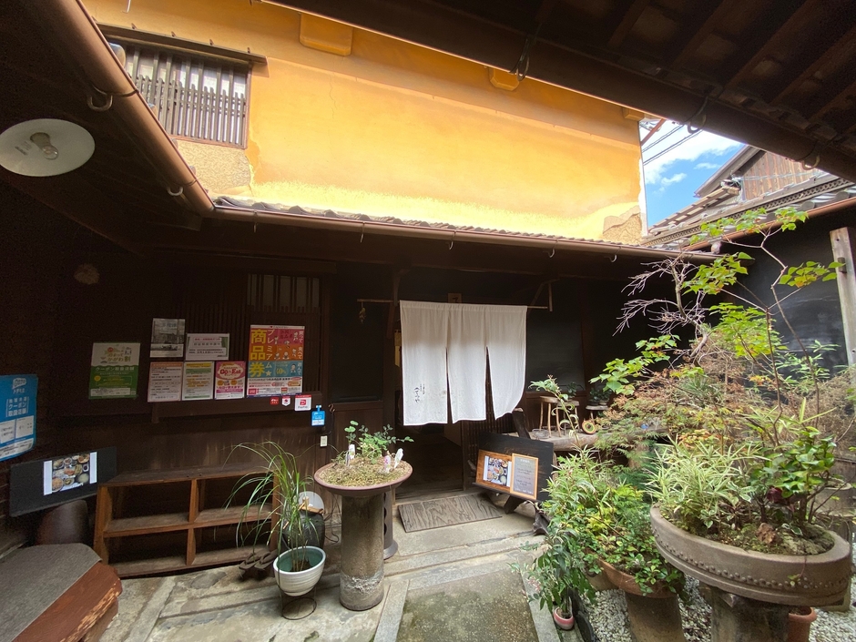 お惣菜処「てつや」 邸宅内玄関