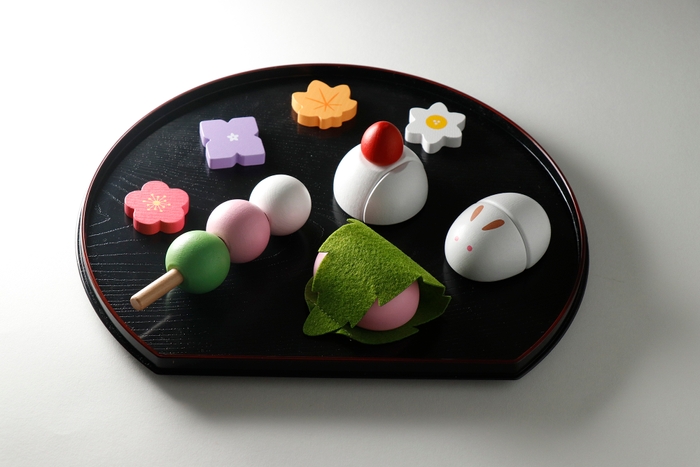 はじめてのおままごと(R)和菓子セットのイメージ写真(装飾の盆含まず) https://www.woodypuddy.com/c/85887/g05-2164