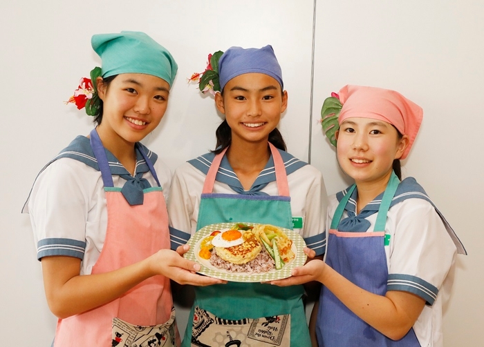 中学生部門グランプリ:嘉島町立嘉島中学校 SRS(熊本県)林 凜和さん 川上紗佳さん 杉本惺菜さん