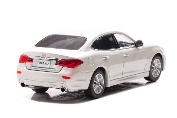 右後:1/43 日産 フーガ ハイブリッド (Y51) 2015 Crystal White Pearl