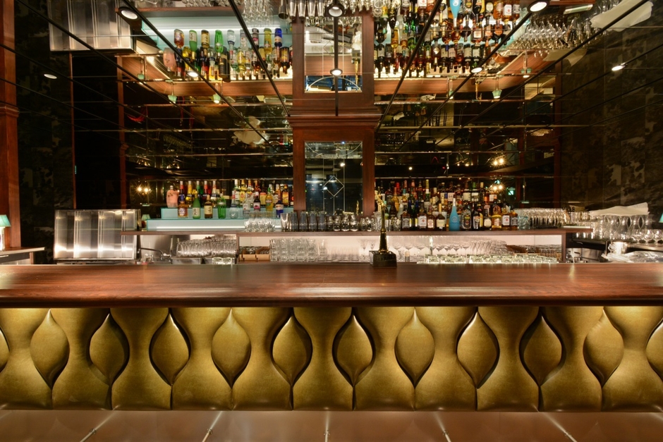 2F ミュージックラウンジ