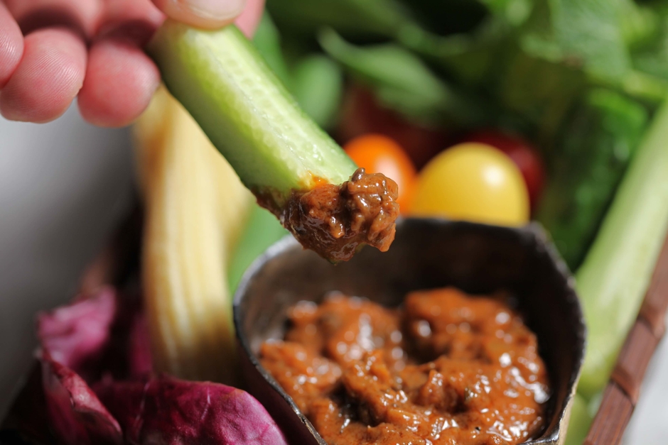 お好みの野菜をディップしてお召し上がりください