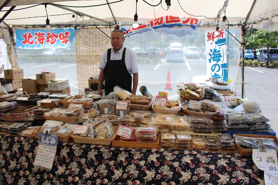 旬の食材も販売！