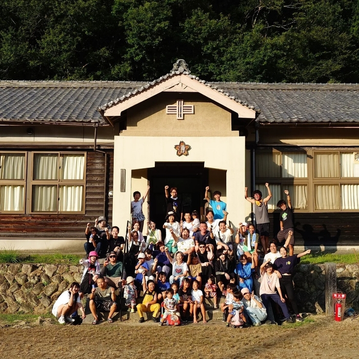 博要の丘、旧小学校で開催した夏祭りの様子