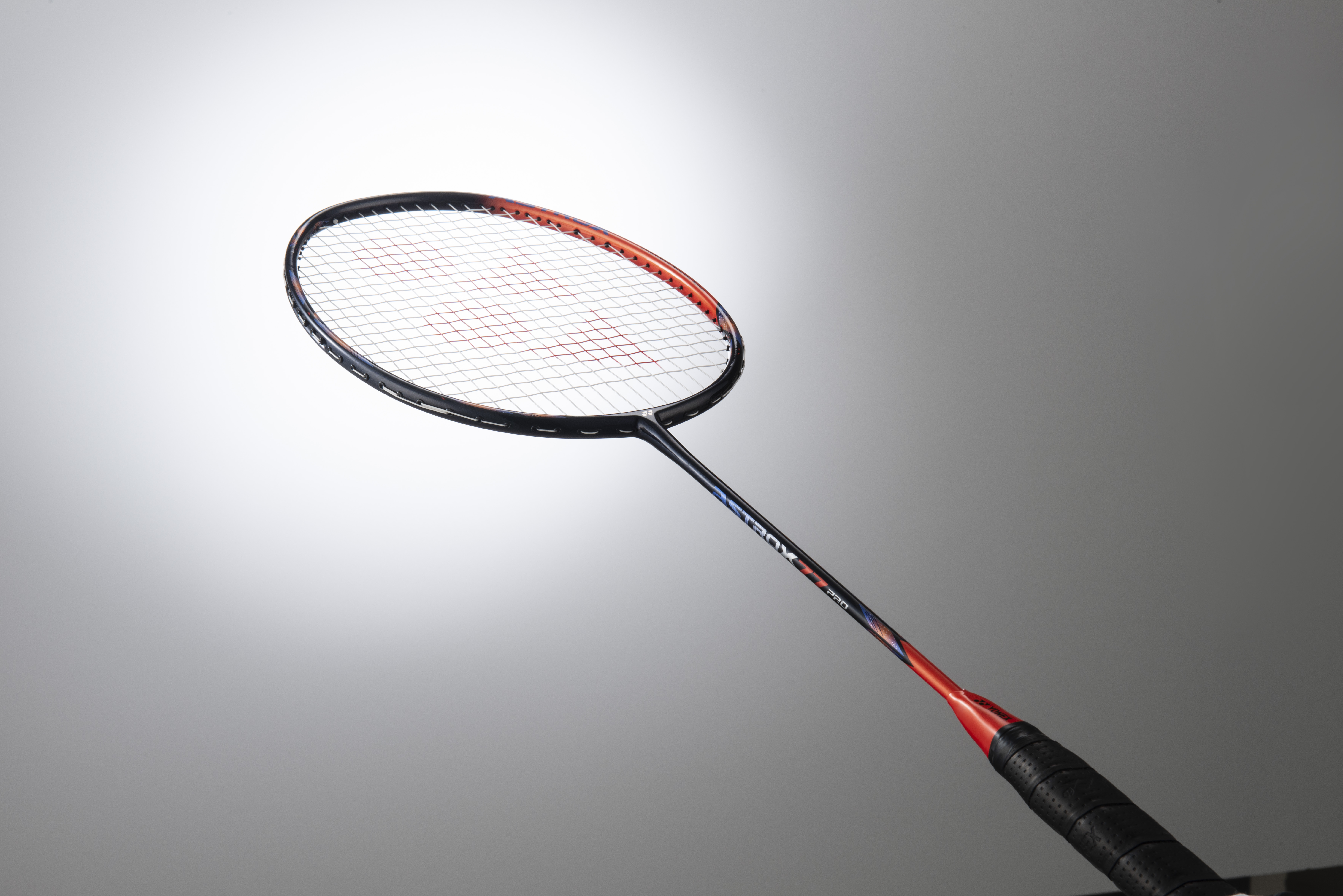 YONEX アストロクス77プロ 4UG5 ガット張り込み-