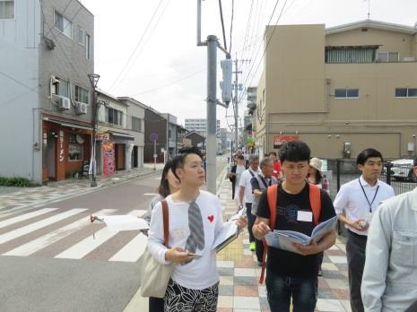 昨年9月に行われた、まちあるきの様子