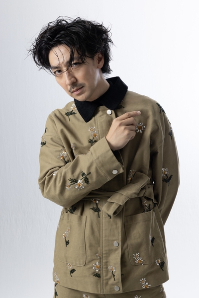 著者近影（写真：丸矢ゆういち）