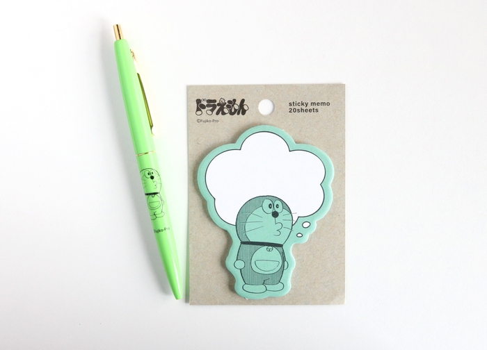 ボールペンとスティッキーメモ4