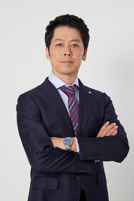 成本秀平役 梅田誠弘