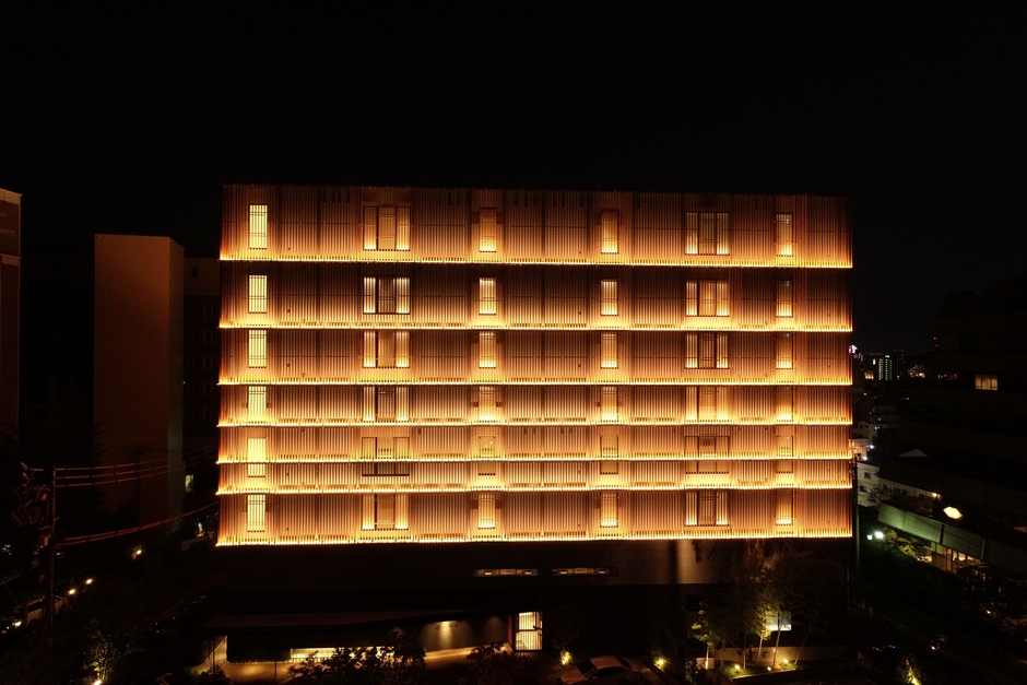 ホテル全景(夜景)