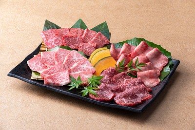 ＜ヌルボンガーデン＞九州産黒毛和牛食べ放題ファースト盛り合わせ