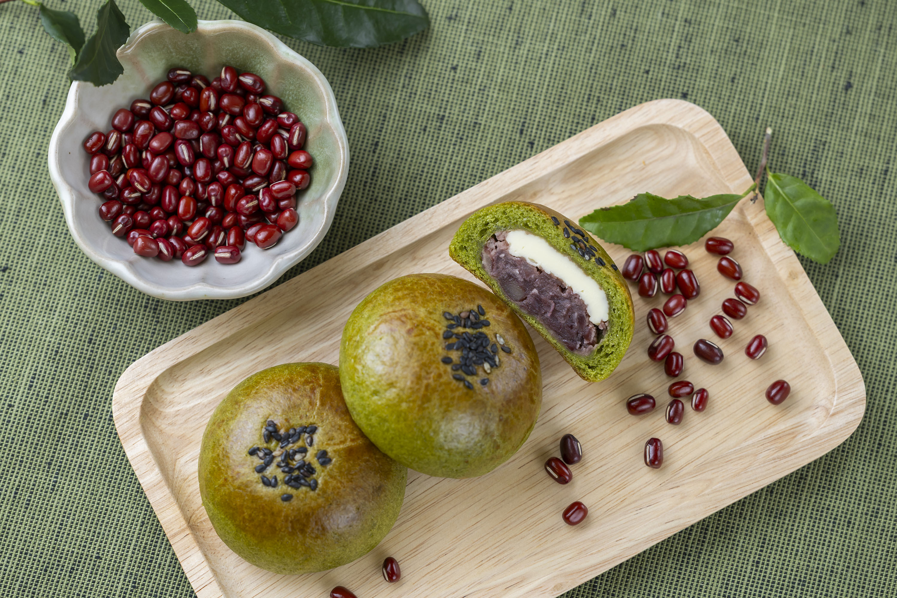 熱海ばたーあんパンまんじゅう抹茶 1個300円、3個入990円、6個入1,900円