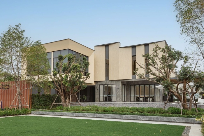 (2)外観写真(現地モデルハウス)