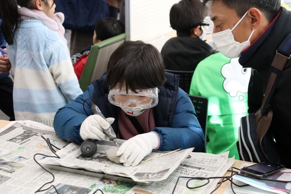 子どもたちの表情は真剣そのものです