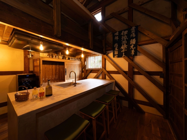 明治の蔵をBARに再生 元オーナーの手入れが現代の宿泊体験を可能にした