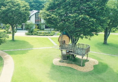 広場の中心には住まいづくりの楽しさの象徴となるツリーハウス