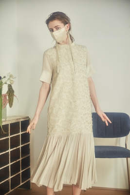 THE 3D JACQUARD DRESS  ¥ 17,600 TAX IN