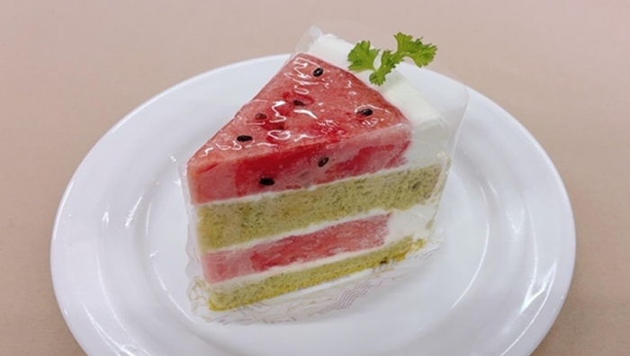 近⼤ICTスイカのショートケーキ