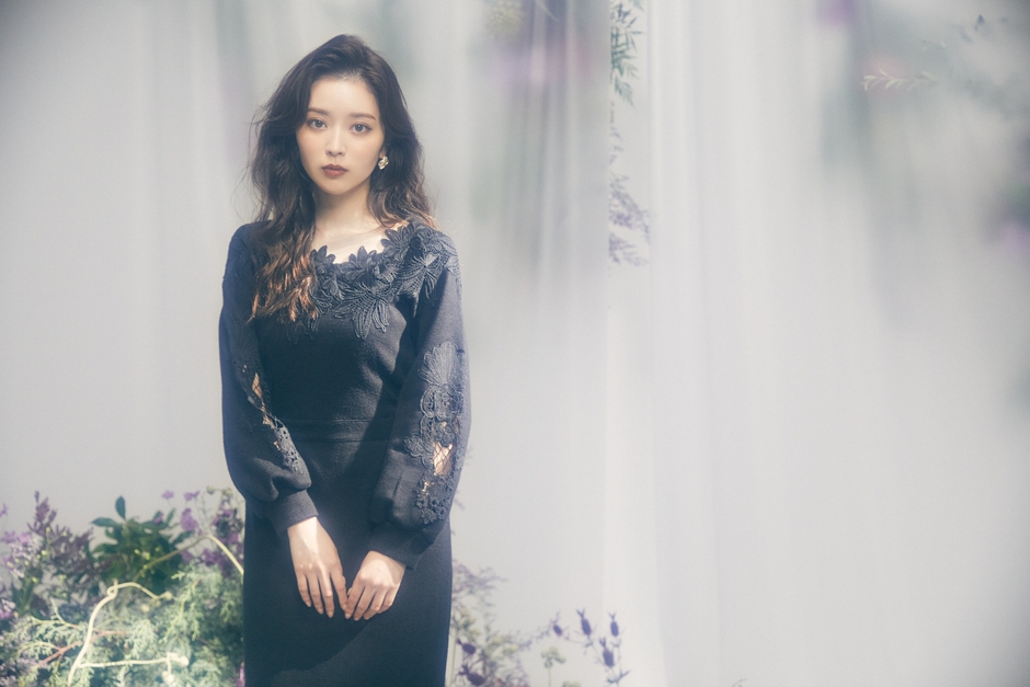 3.EMBROIDERY LACE KNIT DRESS DARK BROWN/BLACK 21,450円(税込)